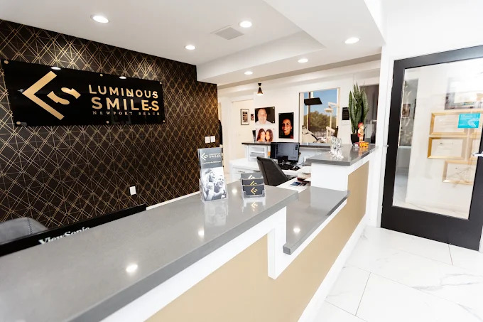 Luminous Smiles reception desk