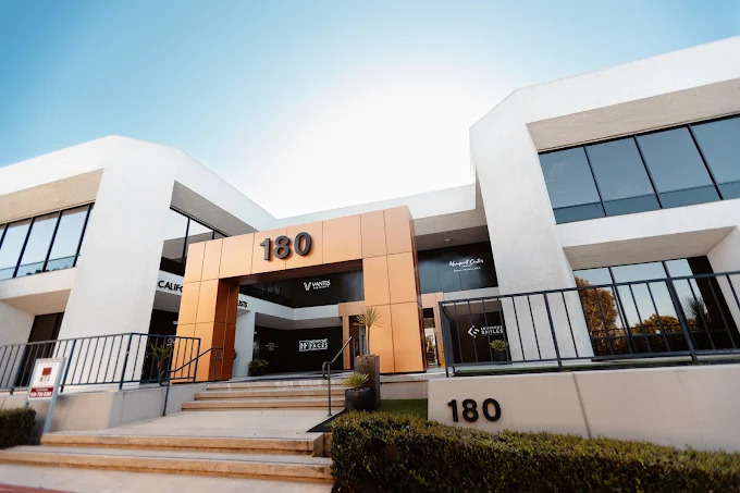 180 Newport Center Dr building in Newport Beach
